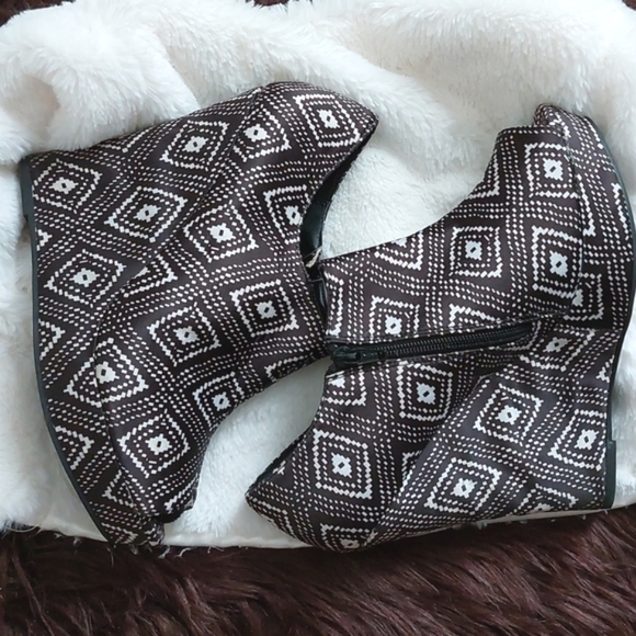 CATO, woman's brown and cream, high wedged, peeptoe shoe, 9M - Picture 3 of 5